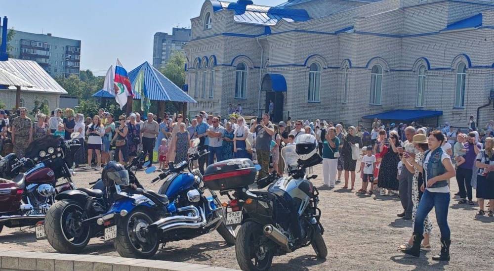 13 июля в день памяти святых апостолов Петра и Павла в храме в честь Святителя Николая Чудотворца царила атмосфера духовности и единства