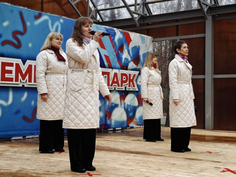 Парк, дружба, единство: в Ульяновске открыли сезон ярких встреч