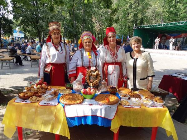 Концертная программа на мордовском национальном празднике &laquo;Шумбрат&raquo;