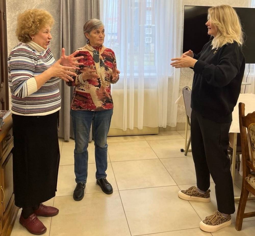 &laquo;Синий платочек&raquo; звучит в сердцах, оживает в жестах: Продолжаем подготовку к незабываемому выступлению!