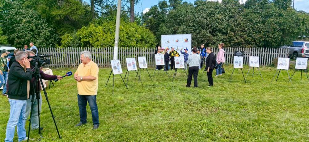 Команда Культурного проекта &laquo;Пластов в моде&raquo; представила первые эскизы модных коллекций на XV Международной ассамблее художников &laquo;Пластовская осень&raquo;
